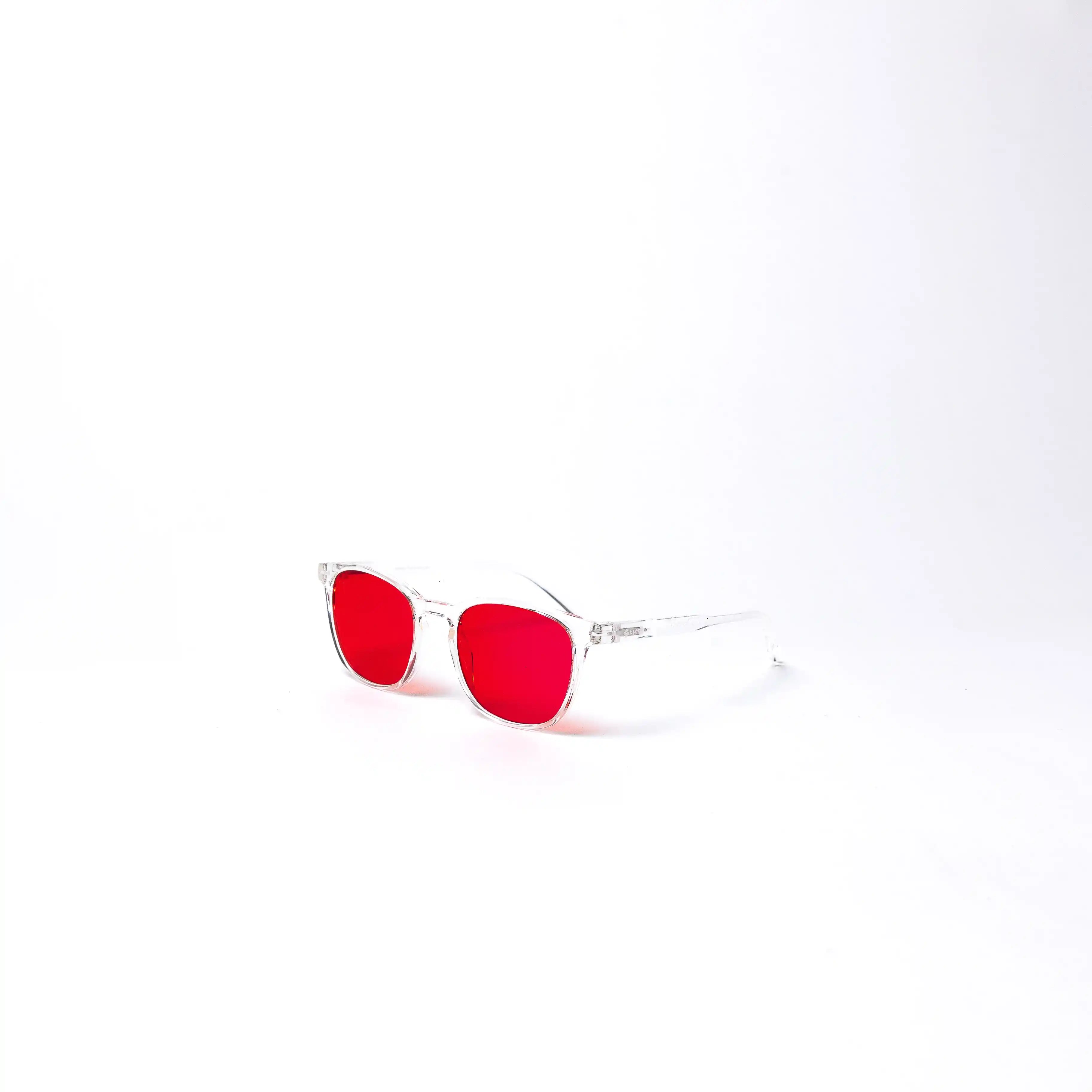 Ek73: Transparent Frame – Red Lens