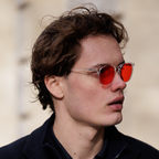 Ek73: Transparent Frame – Red Lens